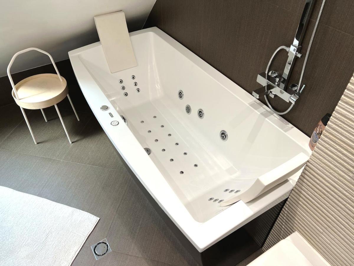 Unique Luxurious Jacuzzi Penthouse Duplex In City Center! 2 Baths! Free Parking! Sofia Zewnętrze zdjęcie