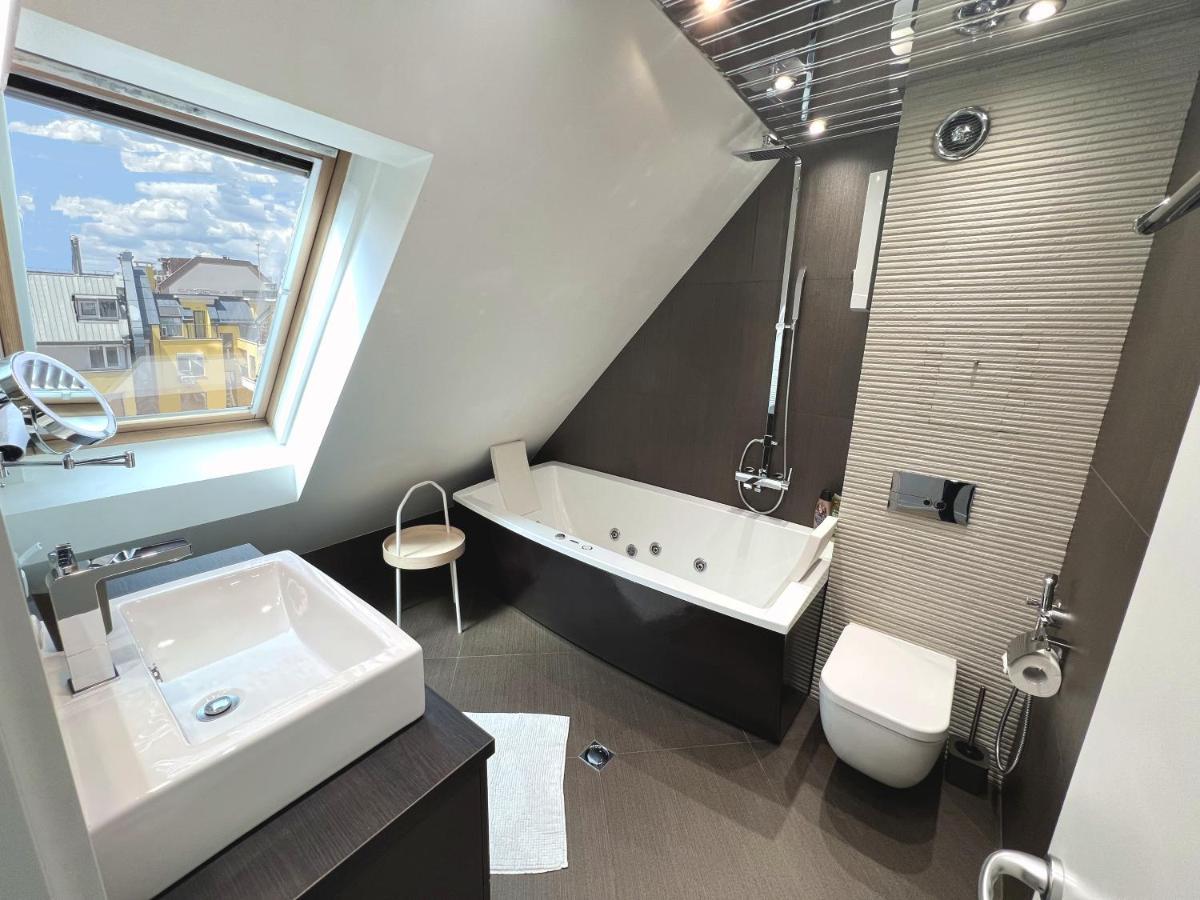 Unique Luxurious Jacuzzi Penthouse Duplex In City Center! 2 Baths! Free Parking! Sofia Zewnętrze zdjęcie